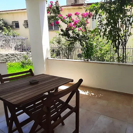 #481 - Spacious 3br Duplex With Private Garden Διαμέρισμα *