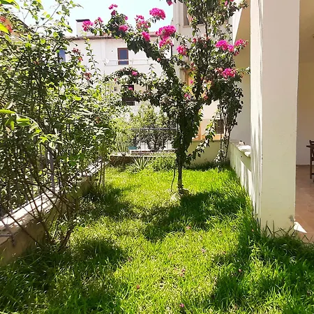 #481 - Spacious 3br Duplex With Private Garden *